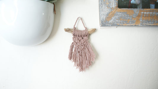 Mini Mauve Macrame